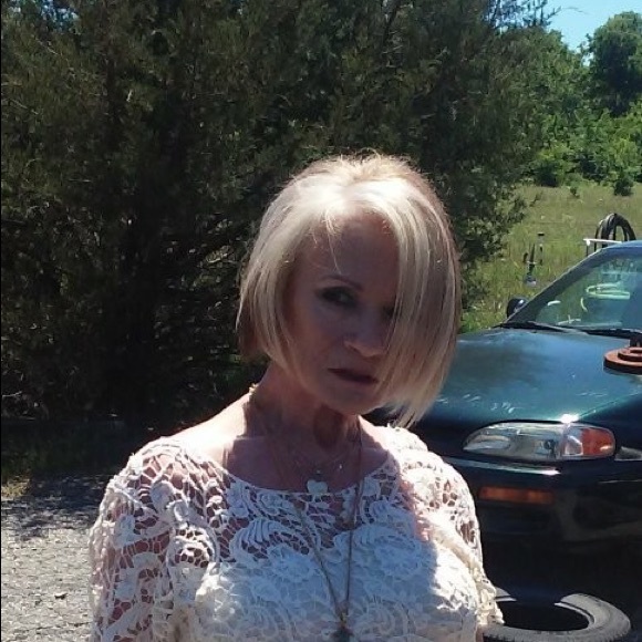 Meet your Posher, Waynell - Picture 4 of 8